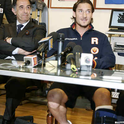 Totti_en_conference _de_presse